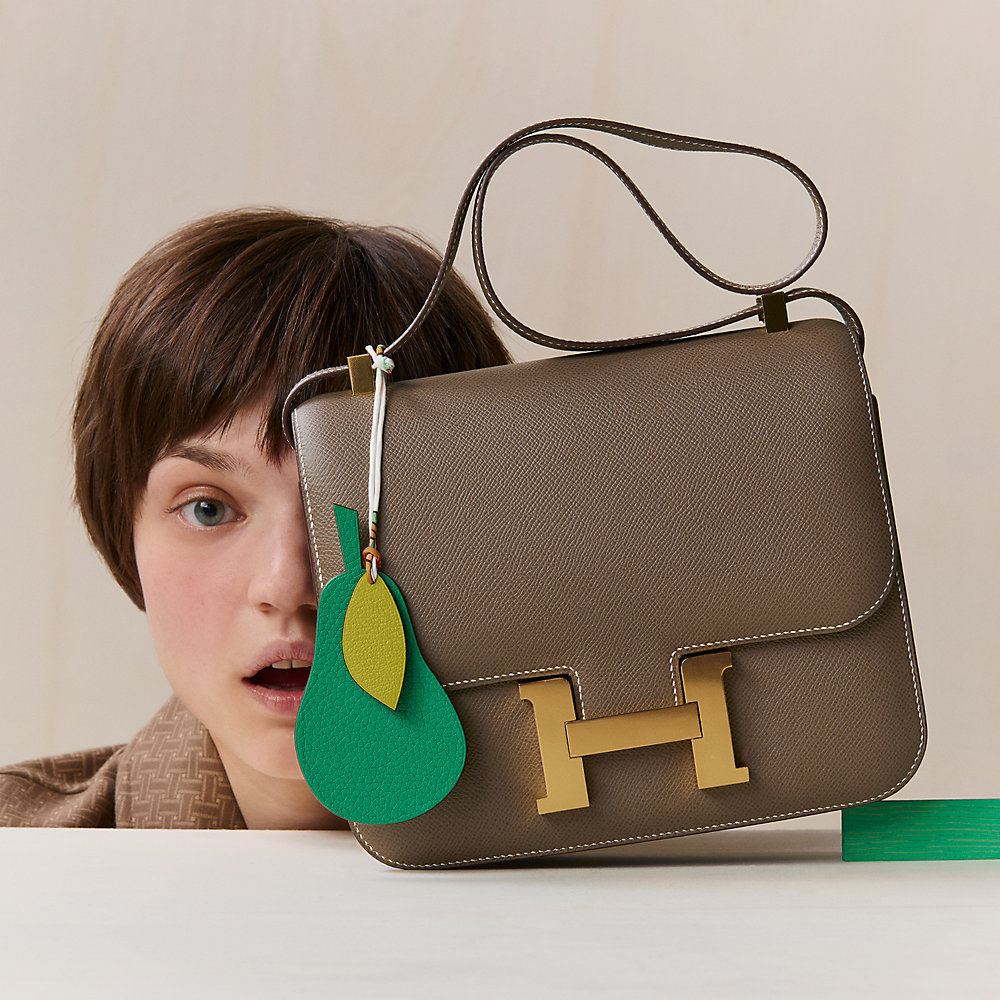Pear and leaf charm | Hermès Mainland China